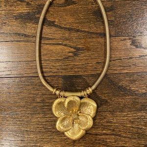Stella & Dot Flower Bloom Necklace- absolutely stunning in person.